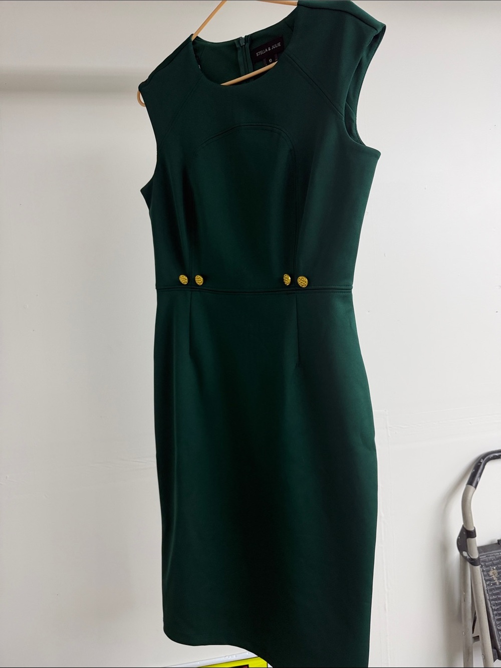 Stella & Jane Emerald Sleeveless Sheath Dress